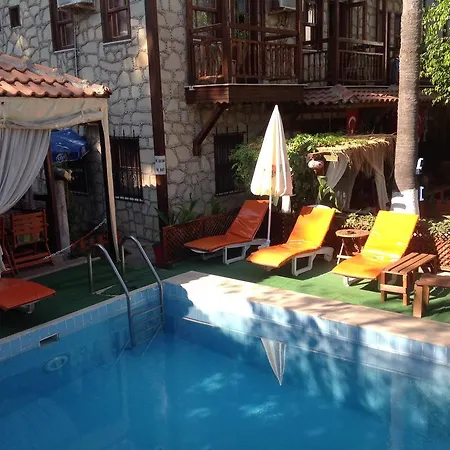 Tuana Hotel 3*
