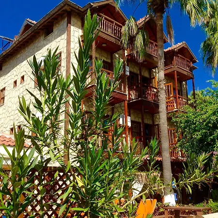 Otel Tuana Side